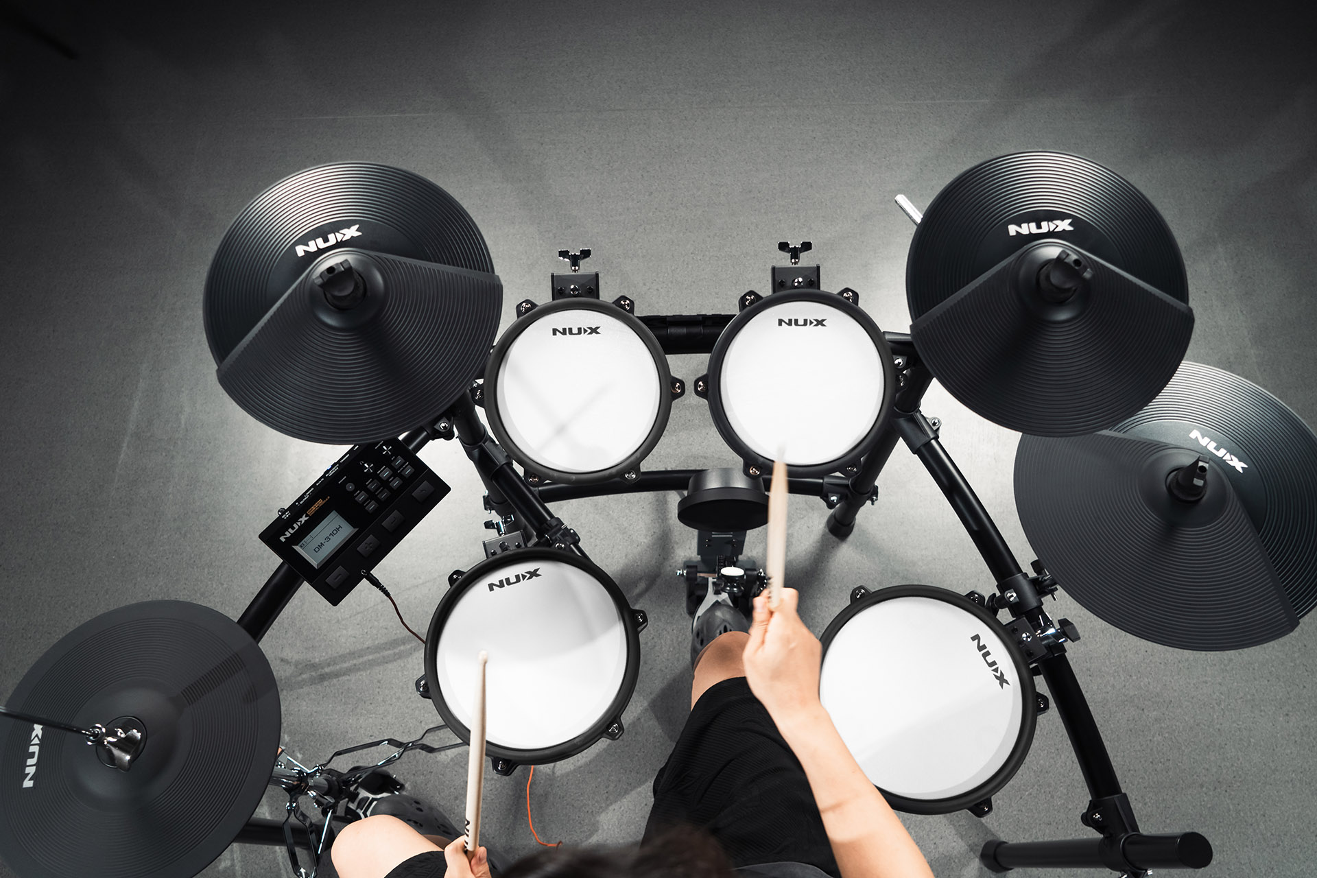 Электронные барабаны Nux DM-310H — модуль, сетчатые пэды 10″ и 8″, независимый хай-хэт 12″ - фото 4