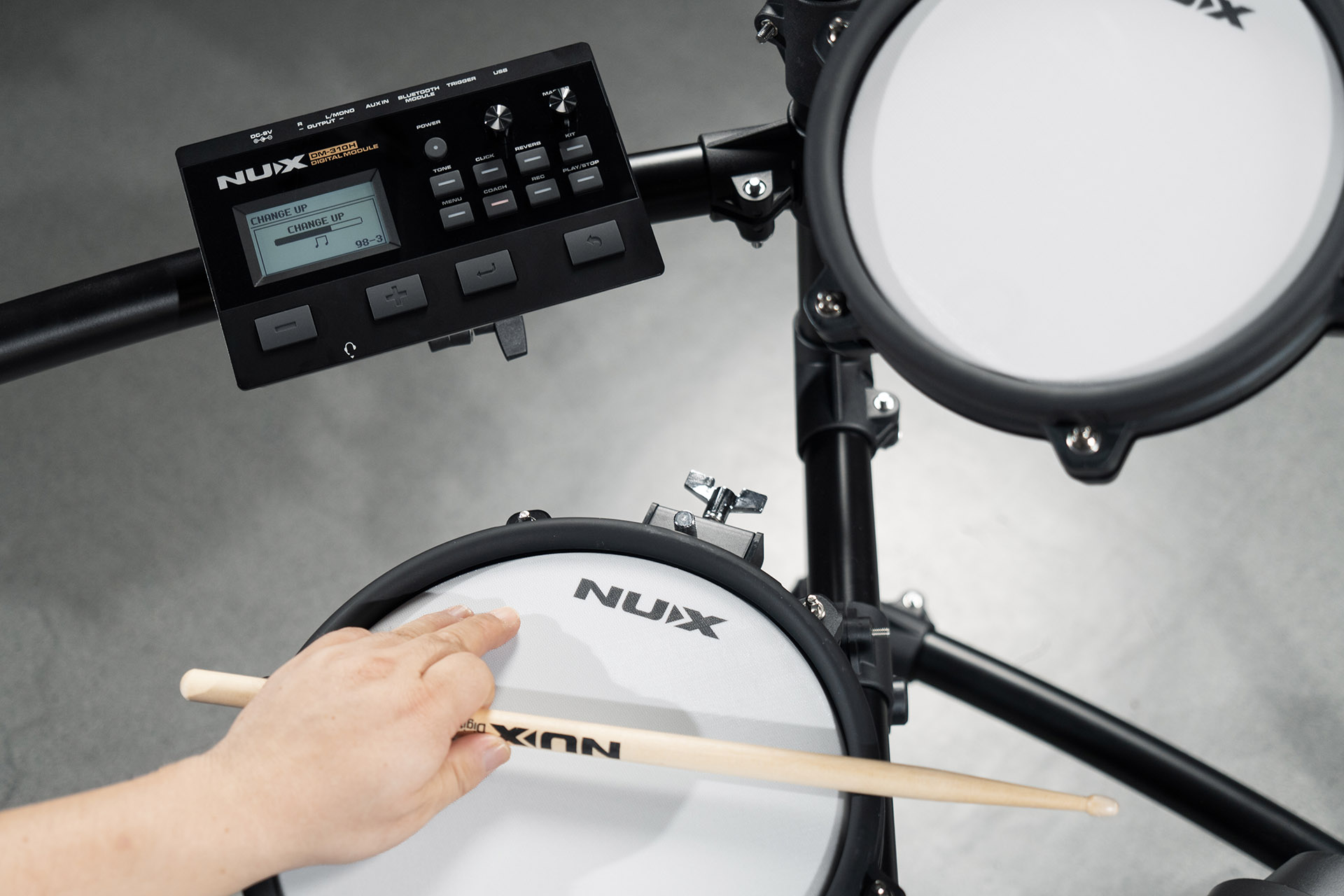 Электронные барабаны Nux DM-310H — модуль, сетчатые пэды 10″ и 8″, независимый хай-хэт 12″ - фото 3