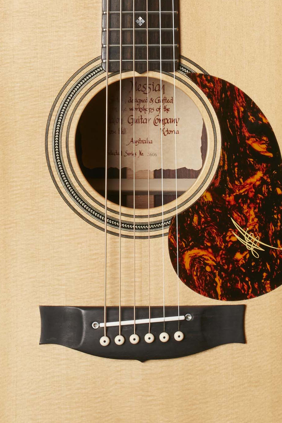 Электроакустическая гитара Maton EM100J — корпус и детали - фото 5