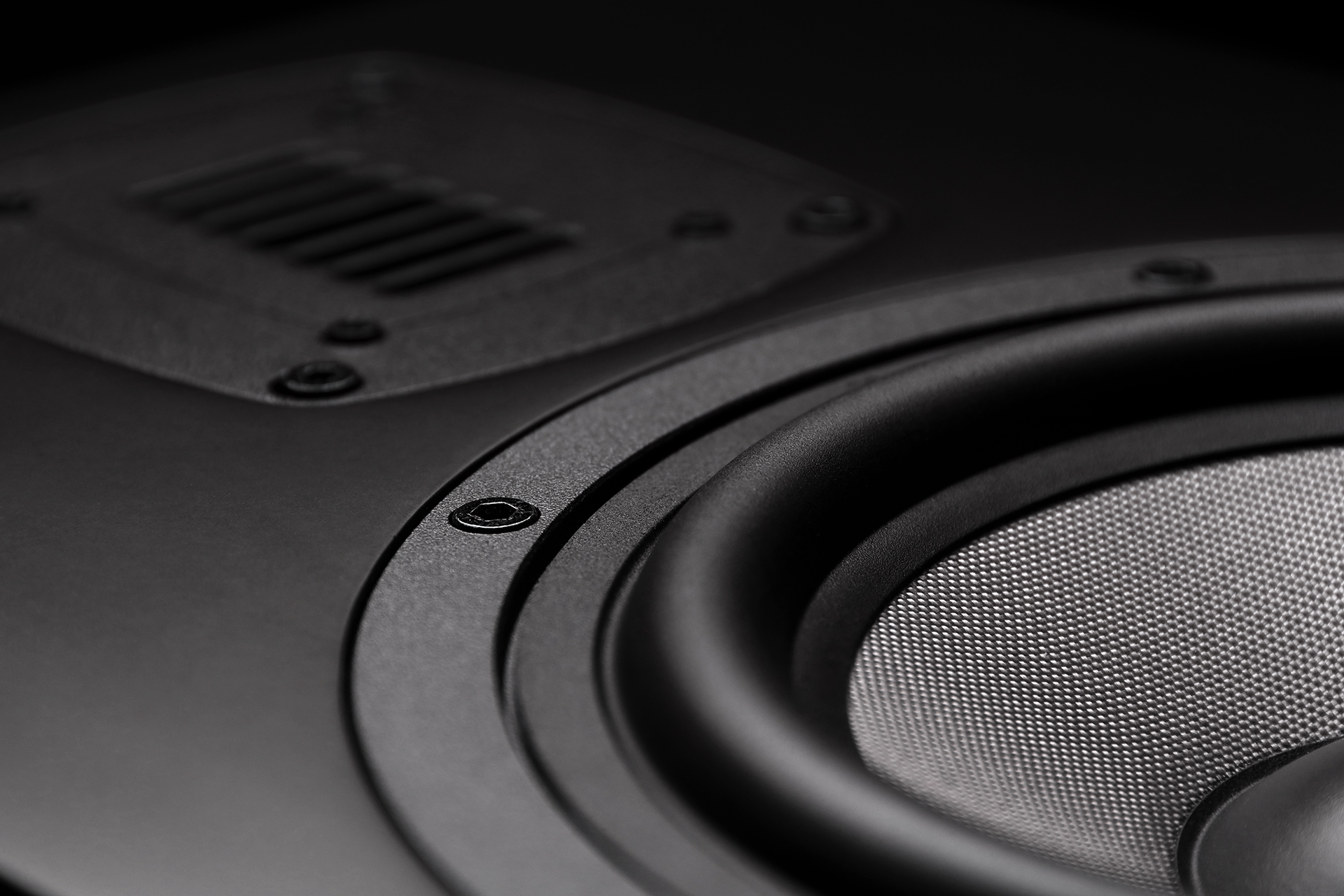 Студийный монитор EVE Audio SC2070 — корпус и детали - фото 3