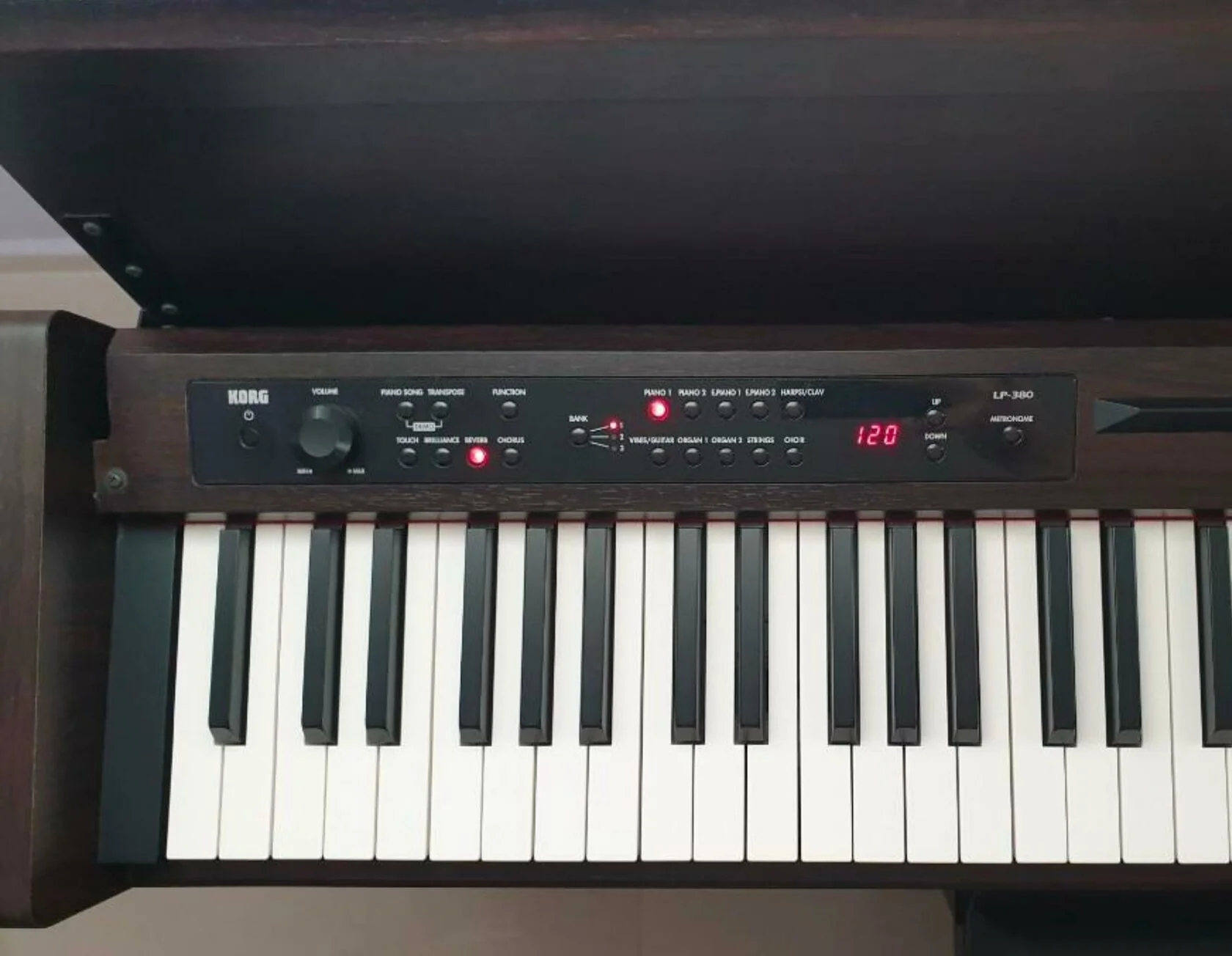 Цифровое пианино Korg LP-380 RW U - фото 1