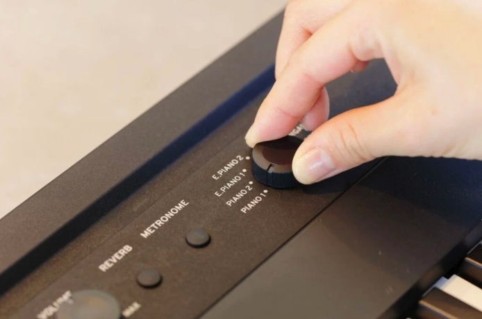 Приборная панель Korg L1 - так и хочется покрутить