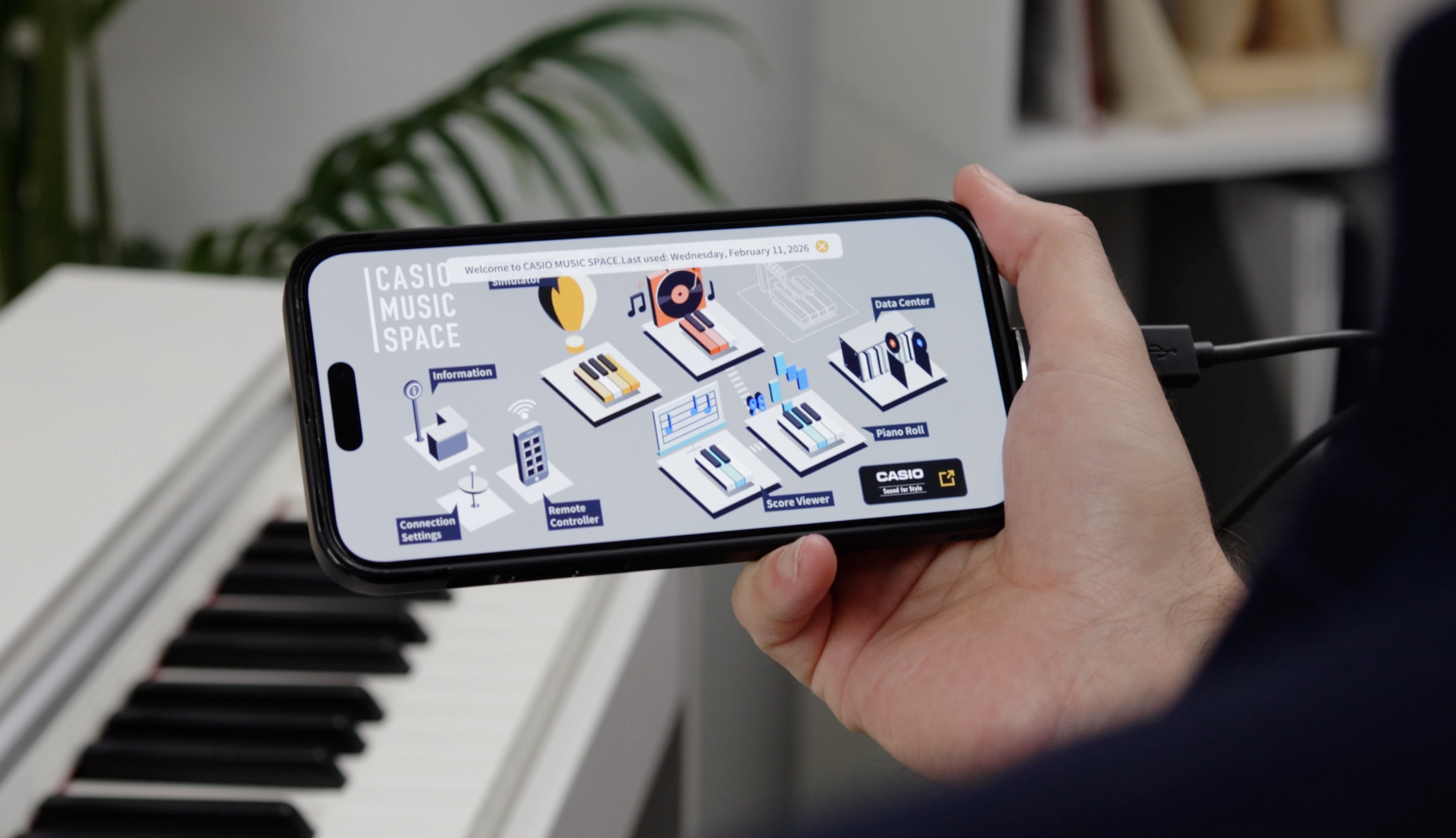 В CASIO Privia PX-770 нет Bluetooth, так что подключаем ваш телефон или планшет по проводу и управляем всеми функциями пианино через приложение. Оно хорошее, годное, без скрытых покупок и прочей рекламной ерунды.