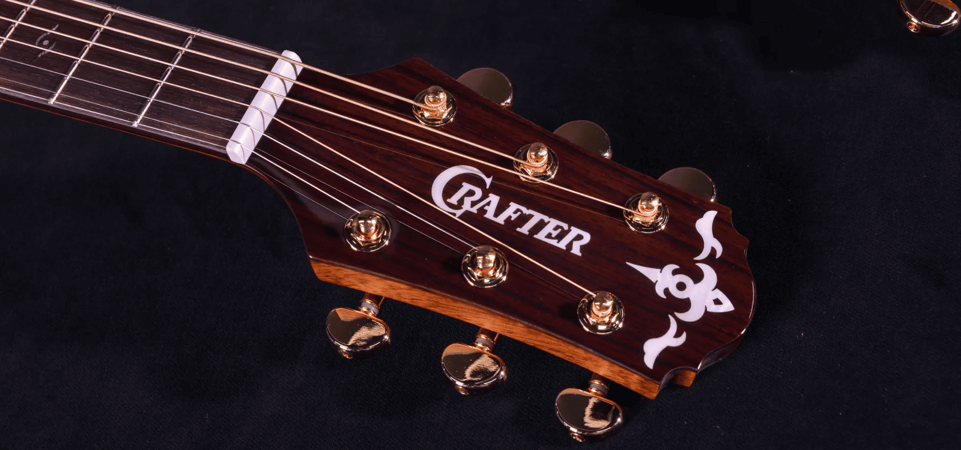 Источник изображений: crafterguitars.com.