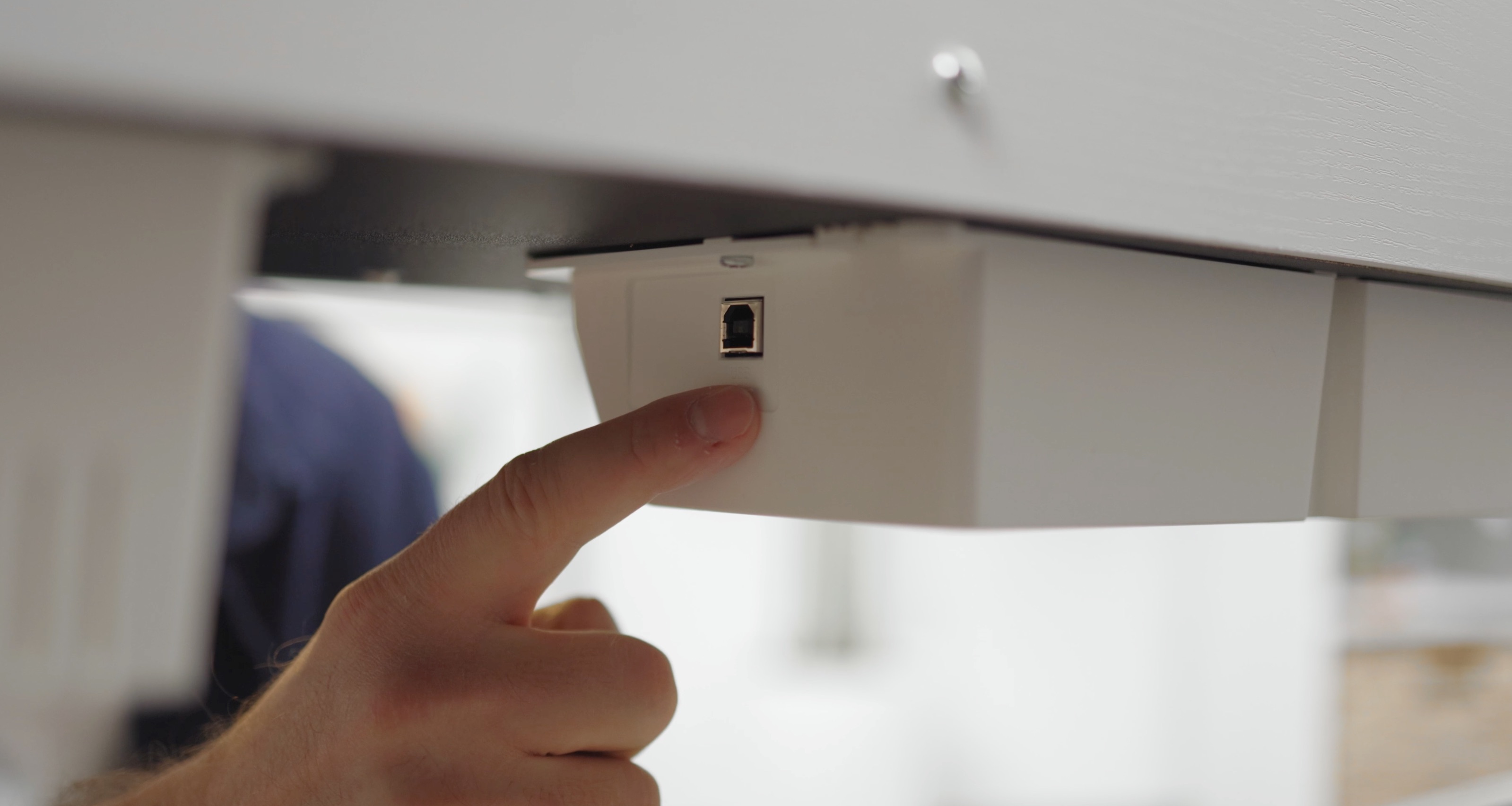 В CASIO Privia PX-770 есть только USB-выход и подключение наушников. И более никаких входов и выходов не предусмотрено. Да, теоретически можно подключить пианино к внешней акустической системе через выход для наушников, но это не очень удобно.